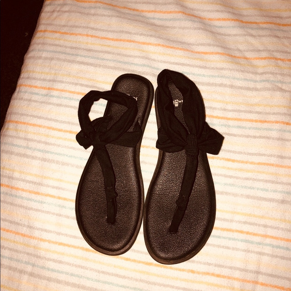 Black Yoga Matt Sandals